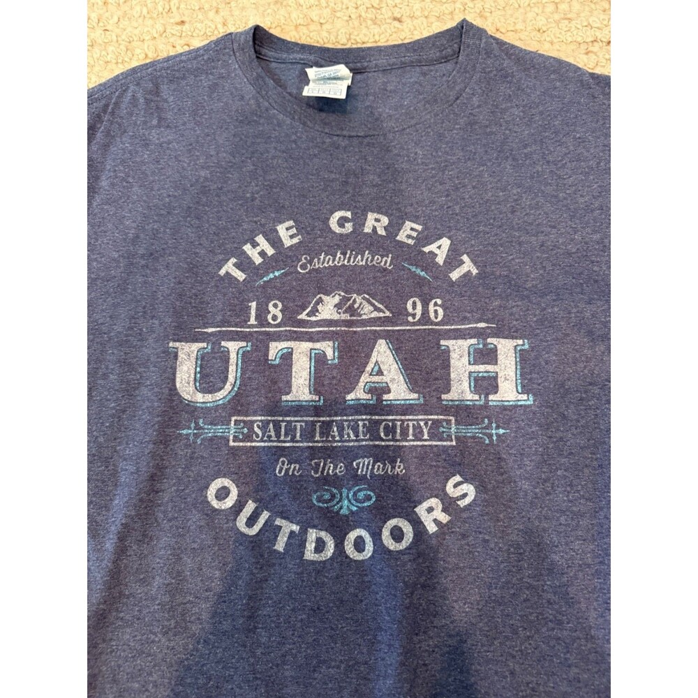 Utah Salt Lake City Outdoors Graphic T-Shirt Men’s Large Blue Delta Soft